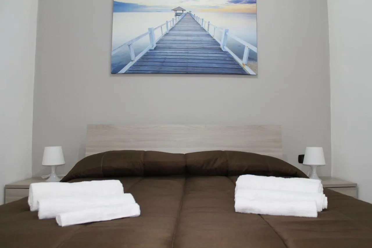 Dea House Airport Apartamento Nápoles Italia